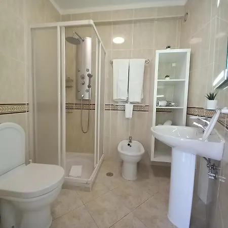T2 Gaveto- Frente Mar, Wifi, Aconchegante & Familiar Appartement Quarteira