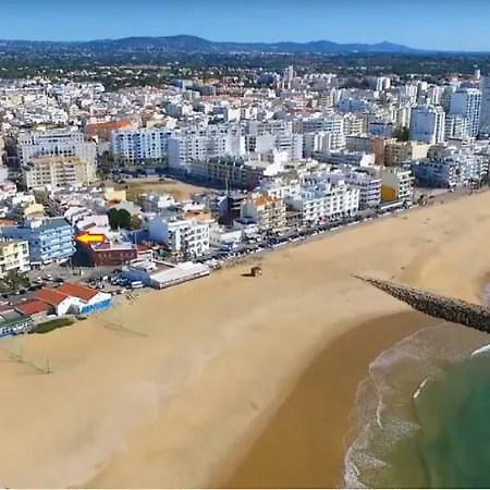 T2 Gaveto- Frente Mar, Wifi, Aconchegante & Familiar * Quarteira