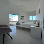 T2 Gaveto- Frente Mar, Wifi, Aconchegante & Familiar Apartment