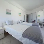 T2 Gaveto- Frente Mar, Wifi, Aconchegante & Familiar Quarteira
