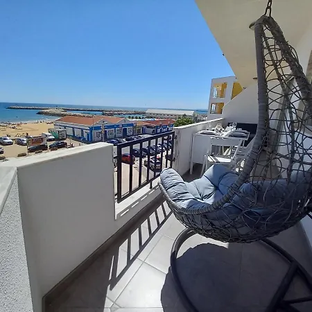 Appartement T2 Gaveto- Frente Mar, Wifi, Aconchegante & Familiar *