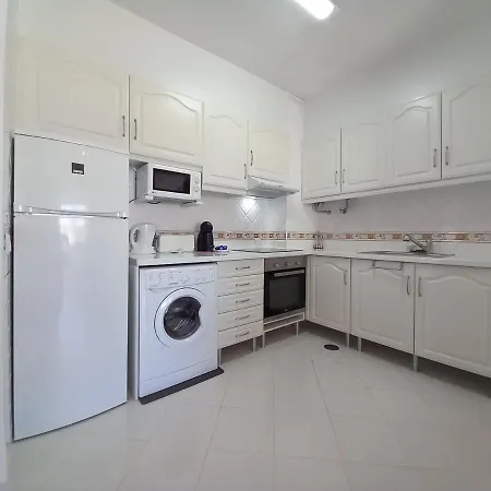T2 Gaveto- Frente Mar, Wifi, Aconchegante & Familiar Apartment *