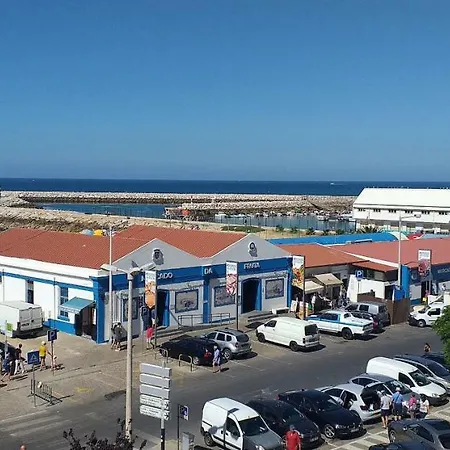 Apartment T2 Gaveto- Frente Mar, Wifi, Aconchegante & Familiar *