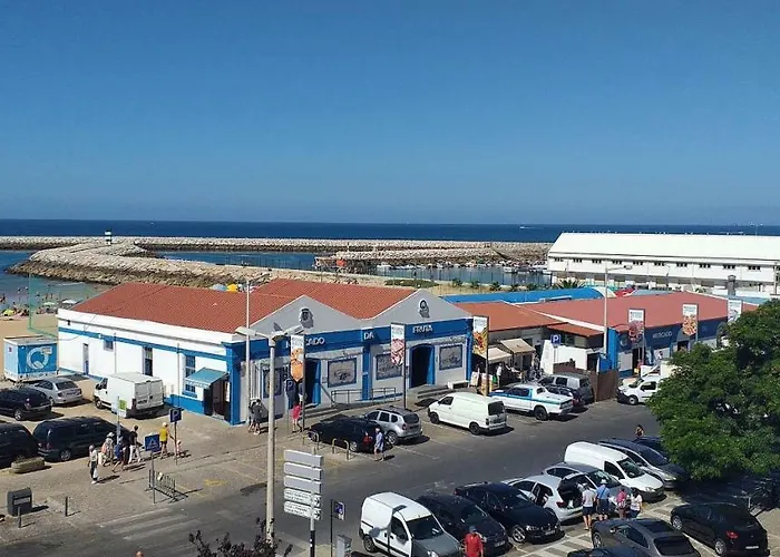 Апартаменты T2 Gaveto- Frente Mar, Wifi, Aconchegante & Familiar *